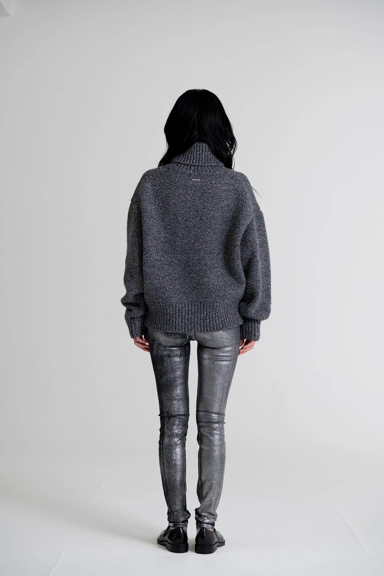 Turtle Neck Knit Sweater Magpie