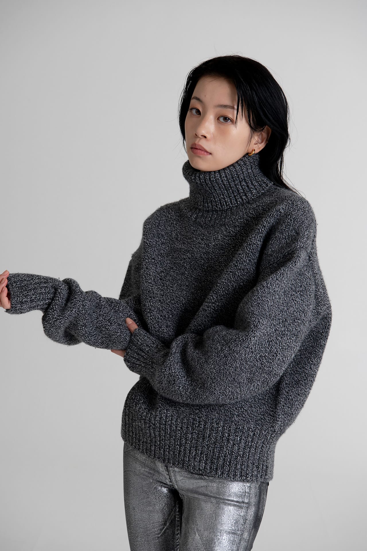 Turtle Neck Knit Sweater Magpie