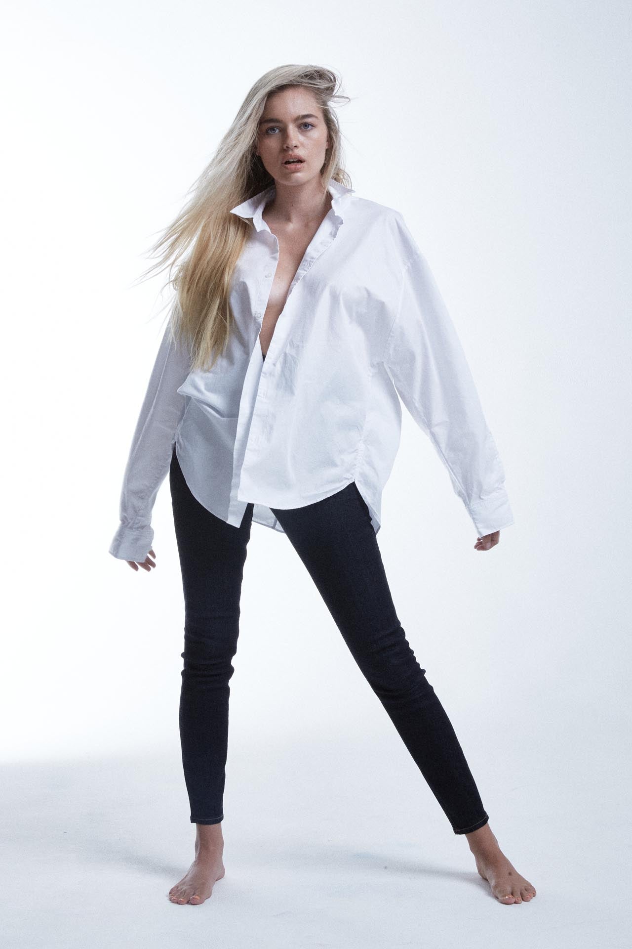 Boyfriend Shirt - White Model front