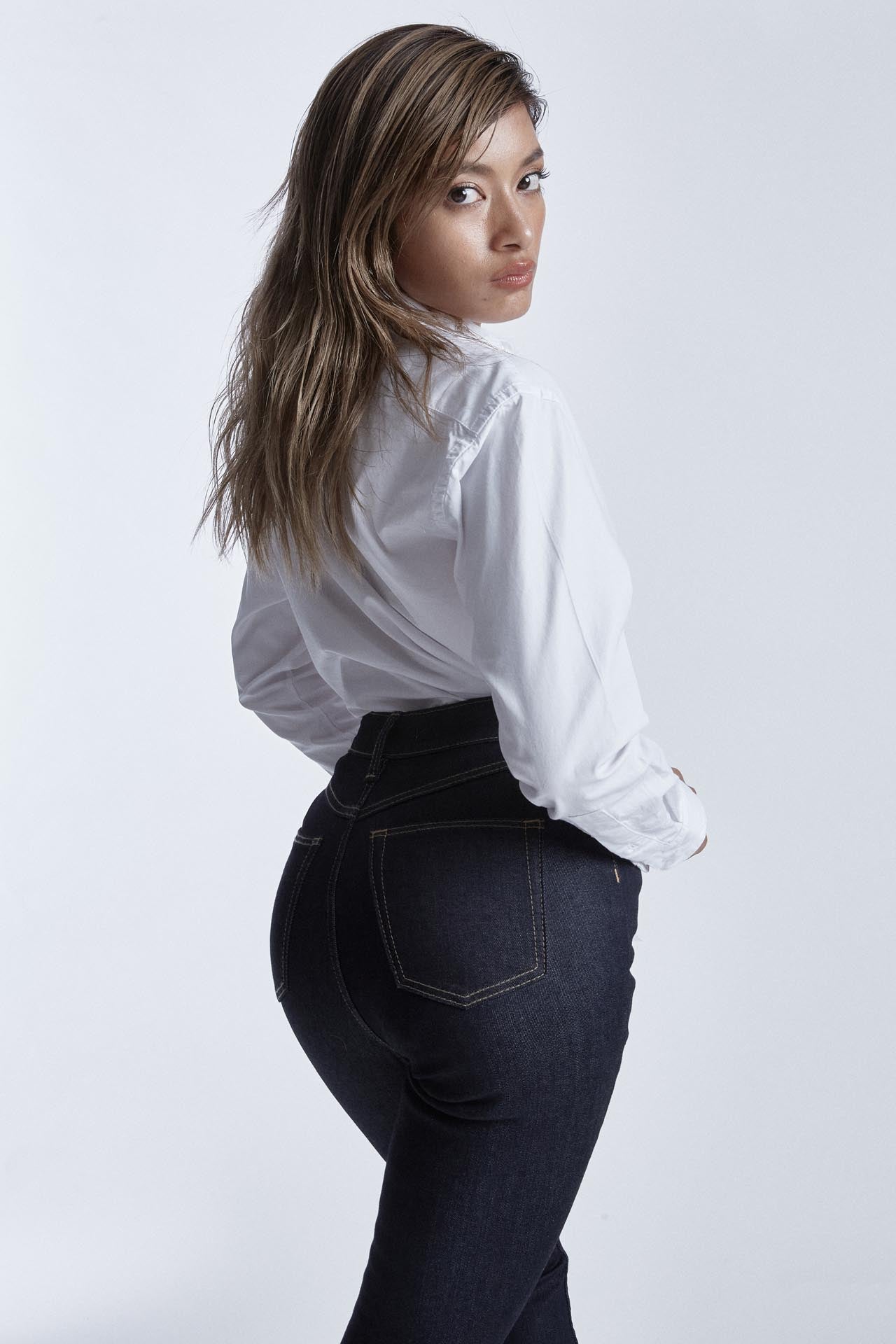 Regular Shirt - White Model half side