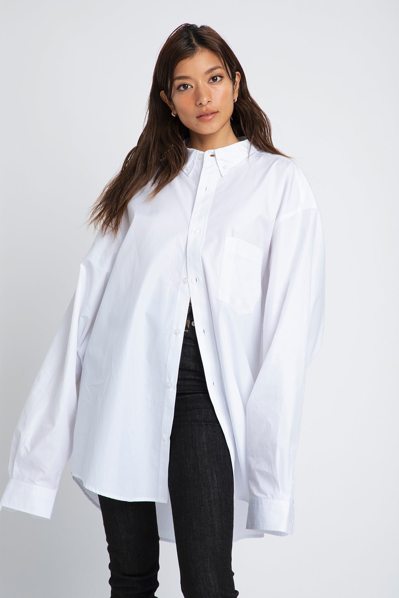 Oversized Shirt - White Model front