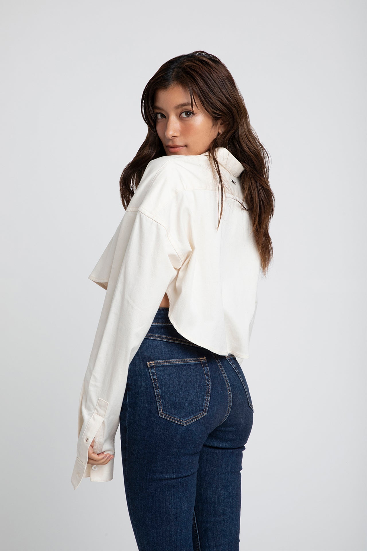 Cropped Shirt - Ecru Model side