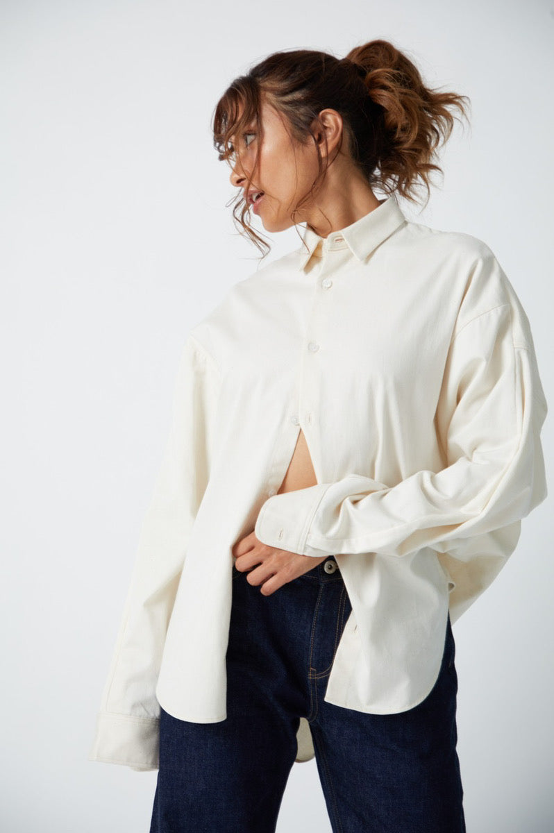 Boyfriend shirt - Ecru Model front close up