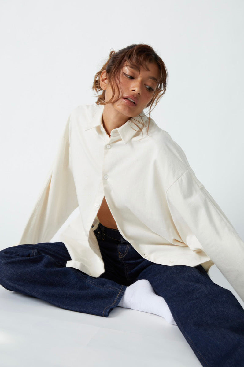 Boyfriend shirt - Ecru Model front close up 2