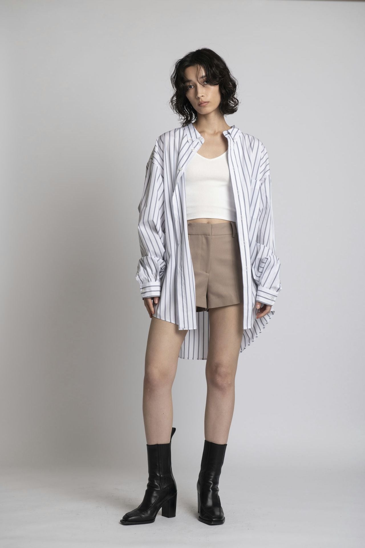 Oversized Shirt - White Stripe Model front 1