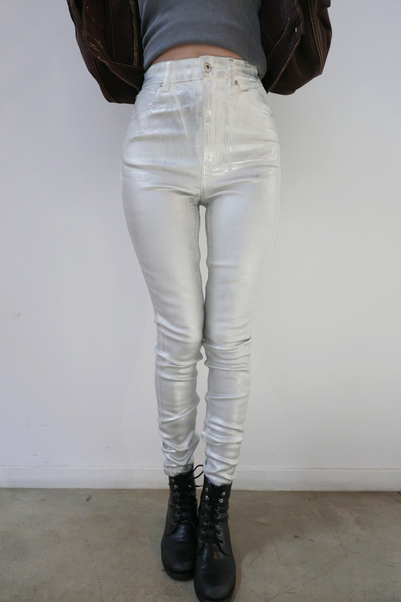 Coated High Rise Skinny - Metallic Icy Grey Model half front