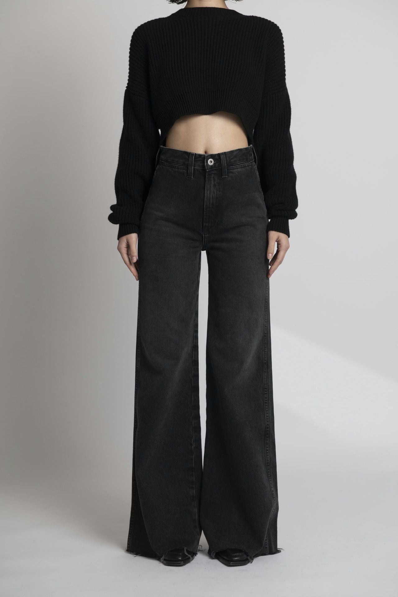 Rigid Wide Leg - Black Model full front