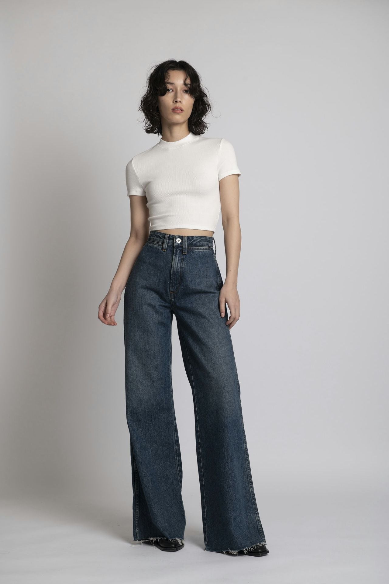 Rigid Wide Leg - Indigo Model front