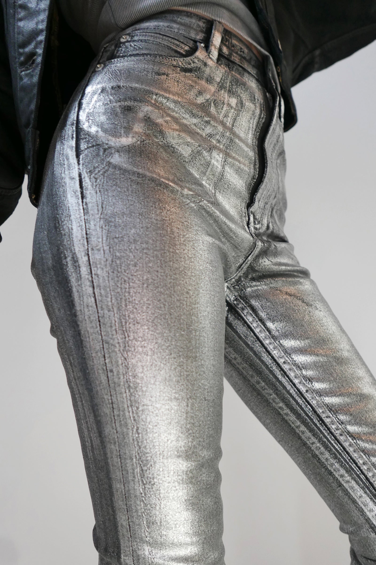 Coated High Rise Skinny - Metallic Black Model side close up